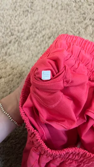 Lululemon Hotty Hot Shorts 2.5" Low-Rise thumbnail 4