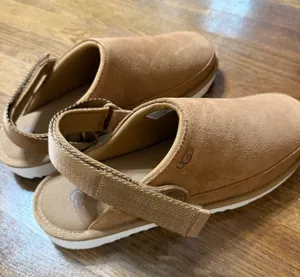 Size 6 uggs  thumbnail 1