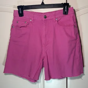 H&M DIVIDED Hot Pink Jean Shorts Womens 6 High Waist Raw‎ Hem Denim Cotton thumbnail 1