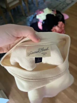 Universal Thread Pullover thumbnail 3