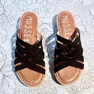 Musse & Cloud Black Suede Crisscross Platform Slide Sandals Sz 41 US 10 🧡 thumbnail 2