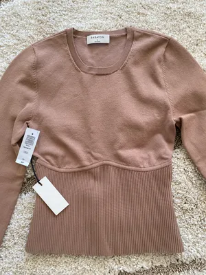 Aritzia NWT  Babaton Contour Long Sleeve thumbnail 2
