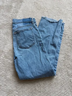 Abercrombie & Fitch - Curve Love - The 90’s Straight Mid Rise - 30 Regular thumbnail 2