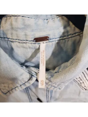 Free People XS Blue Denim Western Paisley Button-Up Shirt Pockets thumbnail 4