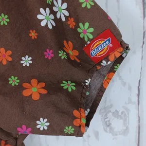 ‼️final must bundle‼️ Dickies Womens Brown Floral Scrub Top Hearts Flowers thumbnail 3