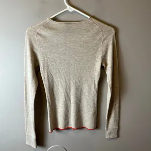 Theory Women’s Ribbed 100% Wool Sweater‎ Beige Tan Size Medium Fitted Minimalist thumbnail 4