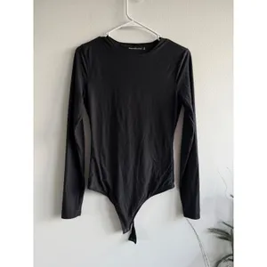 Abercrombie & Fitch Womens Black Long Sleeve Crew Neck Snap‎ Bottom Bodysuit M thumbnail 2