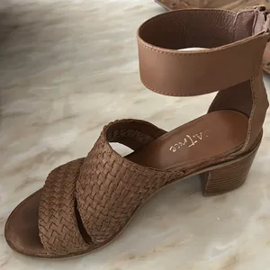 Diba True‎ Can’t Wait Sandal Women’s Size 8 Shoe Woven Brown Tan Leather thumbnail 3