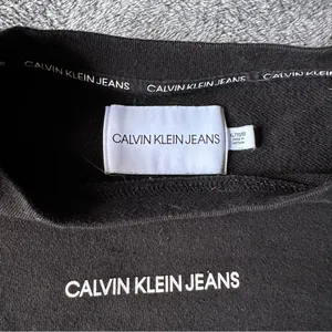 Calvin‎ Klein Black Long Sleeve Pullover Crop Sweatshirt Size XL thumbnail 4