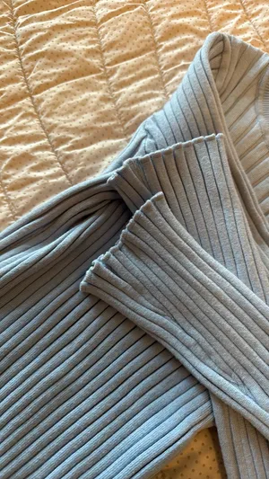 Halara Sweater  thumbnail 2