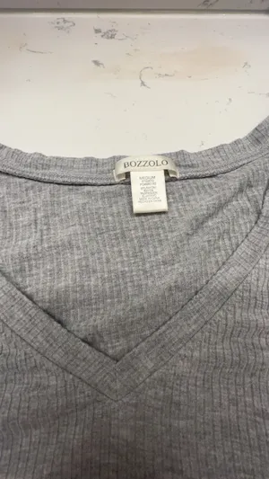 Bozzolo Crop Top V-Neck Ribbed Grey Medium but fits like small or x-small thumbnail 2