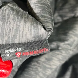 The North Face Reversible Primaloft Quilted Jacket Sz S‎ Gray W/Orange Accents thumbnail 6