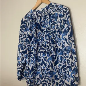 Lilly Pulitzer with Flaws Med  Blue and White Patterned Blouse thumbnail 8