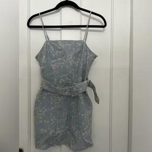 ZARA Blue and White Floral Mini Dress thumbnail 2