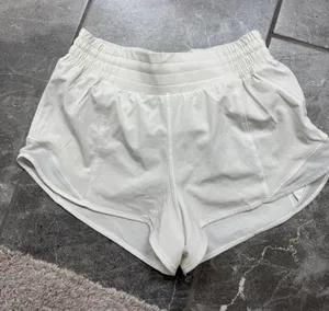 Lululemon Shorts Hotty Hot High-Rise thumbnail 1