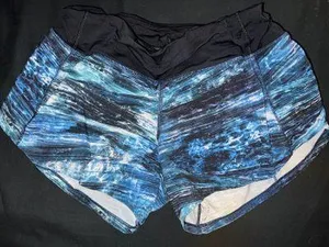 Lululemon Hotty Hot Short 2.5” thumbnail 1