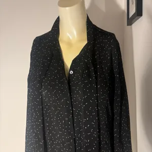 Banana Republic Size Small Women’s Black White Polka Dot Tie Neck Blouse Top thumbnail 9