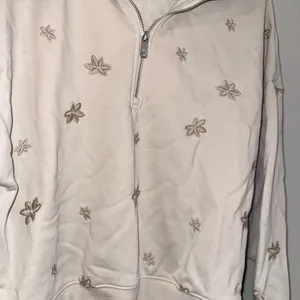 Elevated Faith Floral Half Zip Sweatshirt L Cream Cropped Cozy thumbnail 10