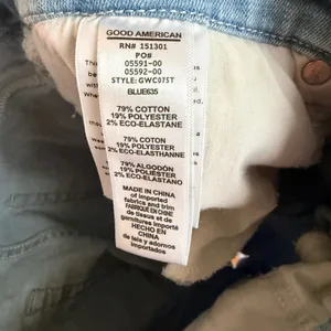 Good American Distressed Light Wash Cropped Jeans Size 12 / 31 thumbnail 6