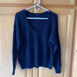 Abercrombie & Fitch Navy Sweater thumbnail 1