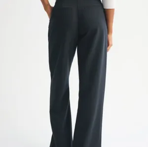 NWT Abercrombie & Fitch Curve Love Sloane Tailored Wide Leg Pants thumbnail 2