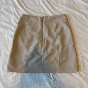 H&M Beige Mini Skirt thumbnail 4