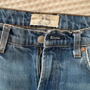 Free People Medium Wash Skinny Jeans with rips thumbnail 3