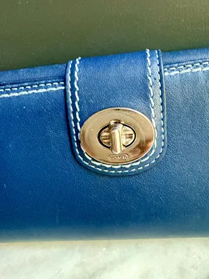 Vintage Coach Blue Leather Turnlock Checkbook Wallet Contrast Stitching thumbnail 5