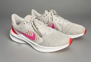 Nike Downshifter 10 Women's Light Grey Sneakers CI9984-002 Size 9 thumbnail 1