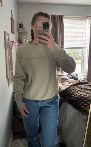 Champion Crewneck thumbnail 1
