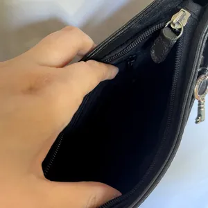Fossil black leather shoulder bag zip‎ closure two pockets adjustable straps thumbnail 6
