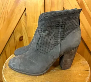 Vince Camuto Fretzia Ankle Bootie Gray Suede Boot Perforated 3.5” Heel 8.5 thumbnail 1