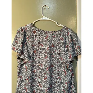 Loft Womens Size Large Blouse Short Flutter Sleeve Button Front Floral Butterfly thumbnail 8