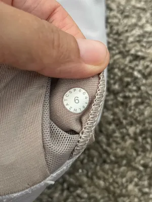 Women’s Lululemon Free To Be Moved Bra Silver Lilac Size 6 thumbnail 9