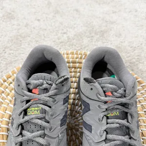 New Balance Women’s Summit Q.O.M. Trail Running Shoes Sneakers in Gray 8 thumbnail 5