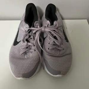 nike shoes thumbnail 2