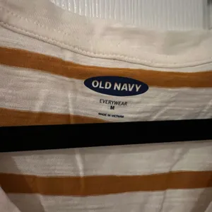 Old Navy Tshirt thumbnail 2