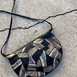 Vintage 90s Snake Skin Leather Small Zip Closure Small Crossbody Bag thumbnail 2