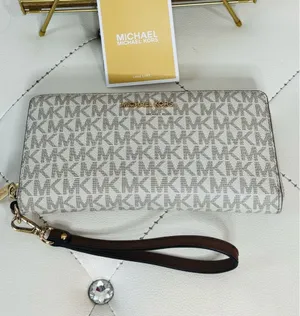 Michael Kors Wallet thumbnail 1