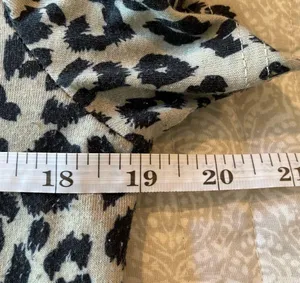 Amazon Leopard Print Short Sleeve Tee Medium thumbnail 7