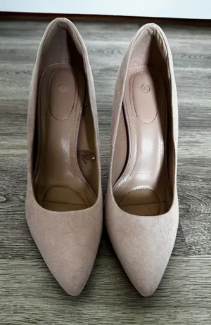 Nude Suede Heels Tan Size 8.5 thumbnail 1