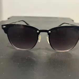 Stylish Black Sunglasses thumbnail 8