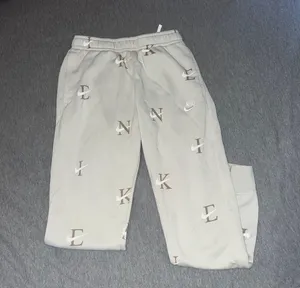 Nike Sweatpants thumbnail 1