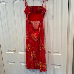 House Of Harlow Pink Banana Print Beaded Spaghetti Strap‎ Midi Dress Size Medium thumbnail 2