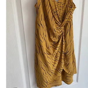 Urban‎ Outfitters Mustard Yellow Tiger Stripe Knot Front Mini Dress - M OB805863 thumbnail 5