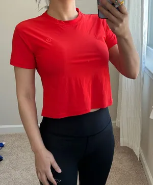 Lululemon Red cropped top. Size 2 thumbnail 1
