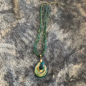 Source Unknown Blue Green Glass Pendant with Blue Green Beads thumbnail 6