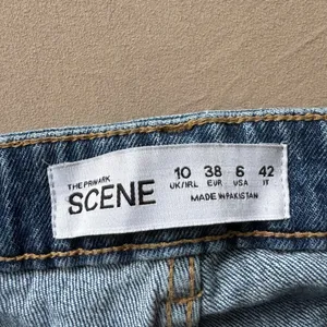 Primark Classic Straight Leg Jeans thumbnail 4