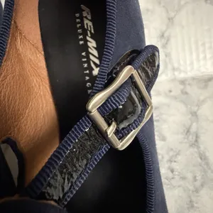 Re-Mix Vintage Footwear Cloche‎ T-straps in Navy Suede/Black Patent, Size 6 thumbnail 14