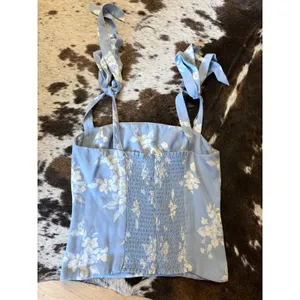 Reformation Ellora floral top Blue Floral Size 6‎ thumbnail 3